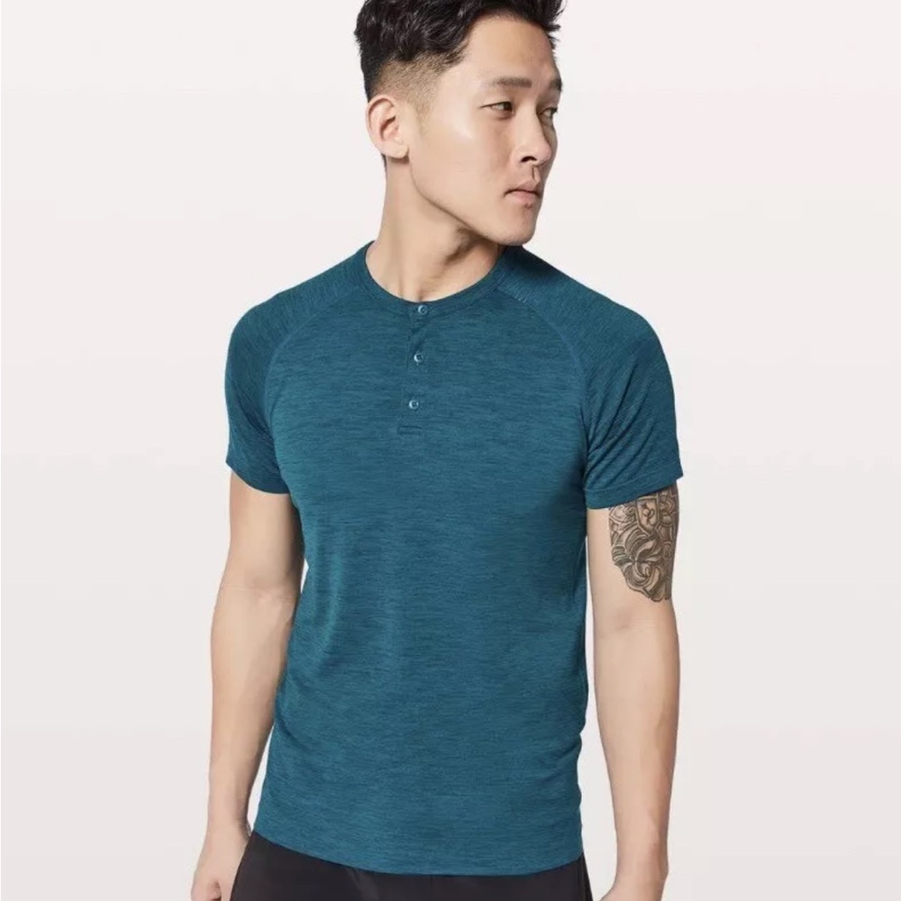 Lululemon men’s swiftly tech shirt
